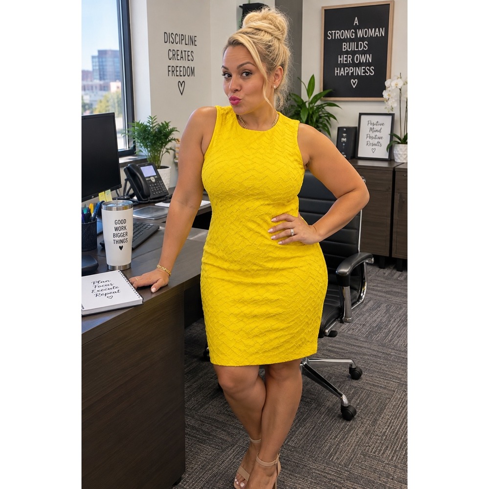 Calvin Klein Sheath Dress Womens 4 Yellow Textured Chevron Sleeveless